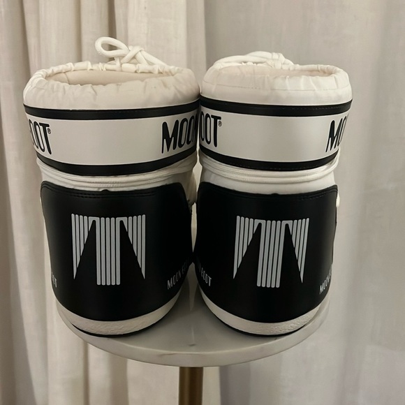 Moon Boot Black and White Winter Boots - Picture 9 of 13